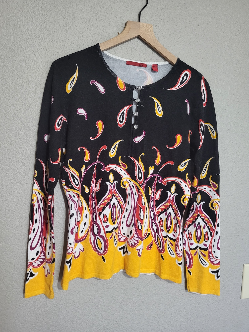 RED Pullover Sweater Top black yellow gold paisley print crystal buttons.  Sz L